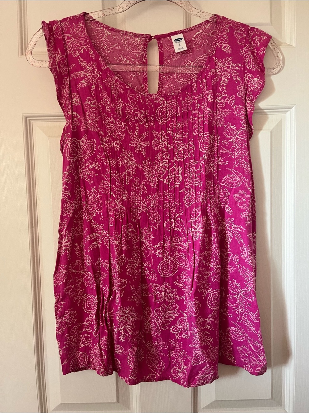 old navy women’s fuchsia floral pintuck cap-sleeve tunic top